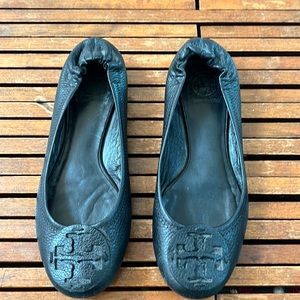 Tory Burch ballet flats - size 9 - black pebbled leather